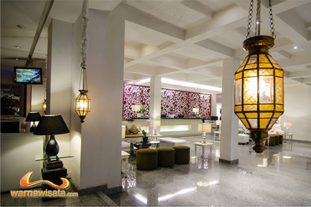 lobby hotel j boutique