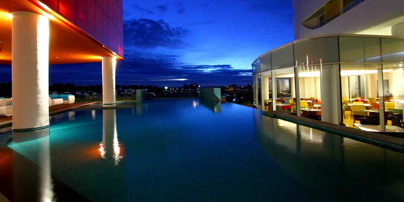 swimming pool hotel sensa bandung
